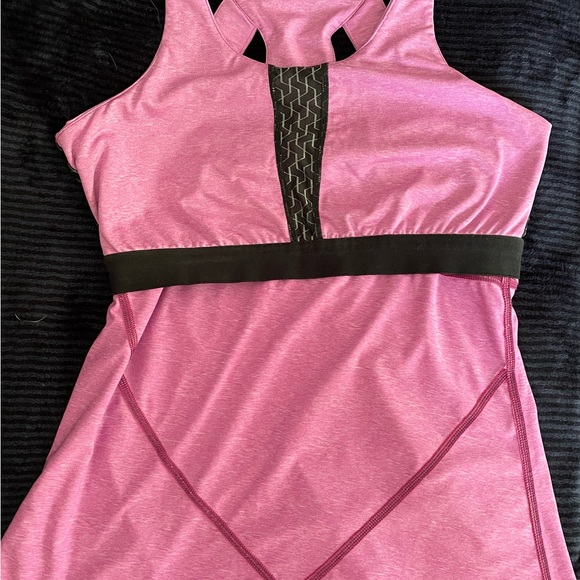 Outdoor Research Amelia tank with built in shelf bra, womenโs size small - Picture 5 of 14